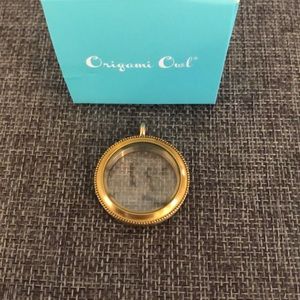 Origami Owl Gold Large Twist Living Locket